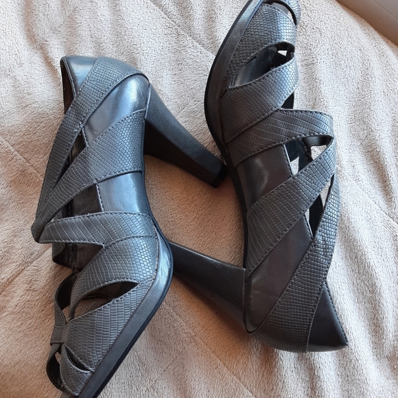 Naturalizer - Comfy Grey Peep Toes Heels - Size: 7.5 - Picture 3 of 8